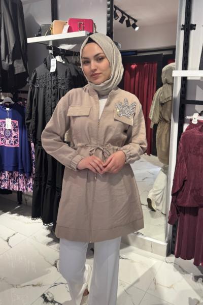 Yakası Taşlı Tasarımlı Kap Vizon