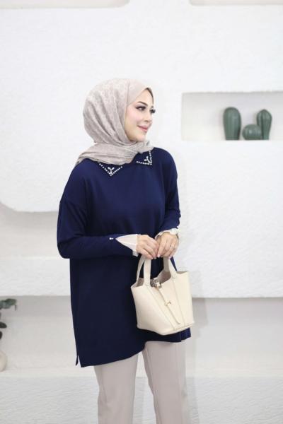 Yakası Taşlı Kolu Fırfırlı Merserize Tunik Lacivert